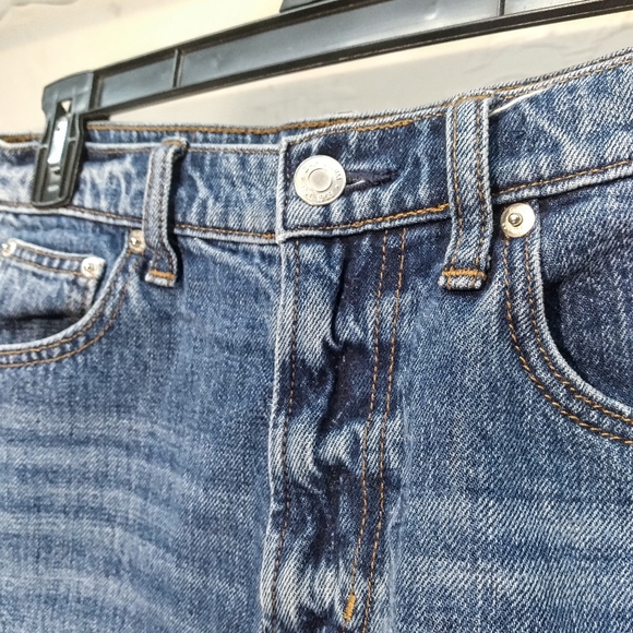 GAP Bermuda Mom Raw Hem High Rise High Waist Jean Shorts Size 25 - Picture 12 of 16